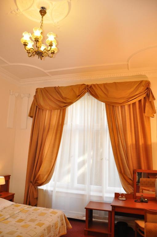 Hotel Savoy Near Kurfürstendamm