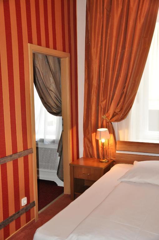Savoy Near Kurfürstendamm 3*