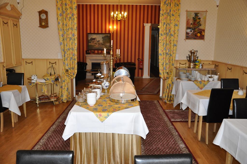 Hotel Savoy Near Kurfürstendamm 3*